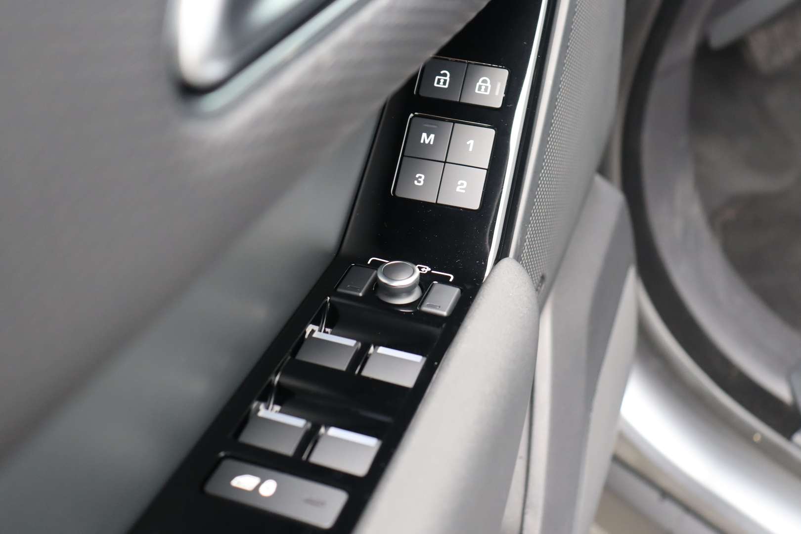 Land Rover Range Rover Velar 2.0 P400e 404PK S AUTOMAAT / NAVI / LEDER / CLIMA - 2023 - Joinsteer - #24