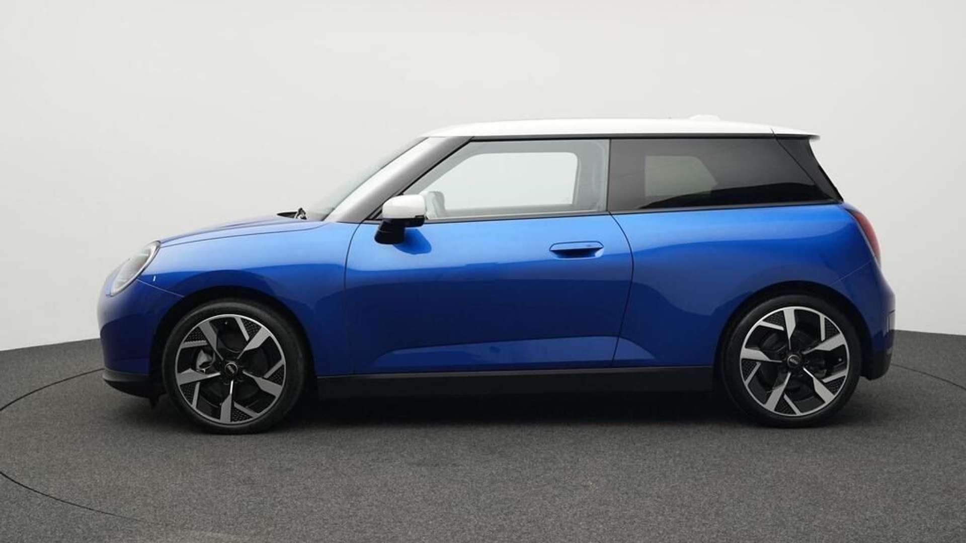 Mini 3 Portes Favoured Cooper E - 2024 - Joinsteer - #4