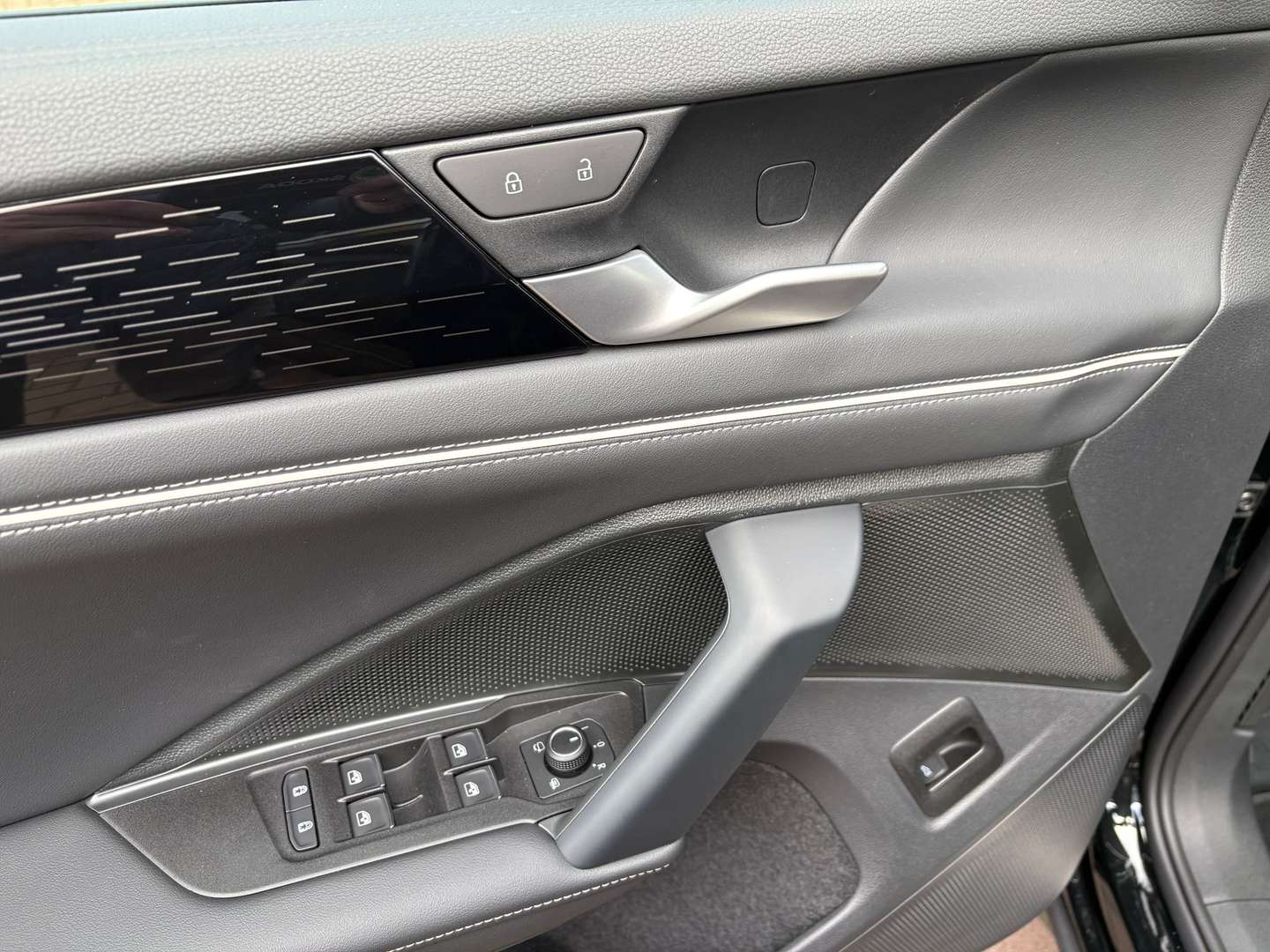 Volkswagen Tayron TDI 4Motion Elegance - 2026 - Joinsteer - #4