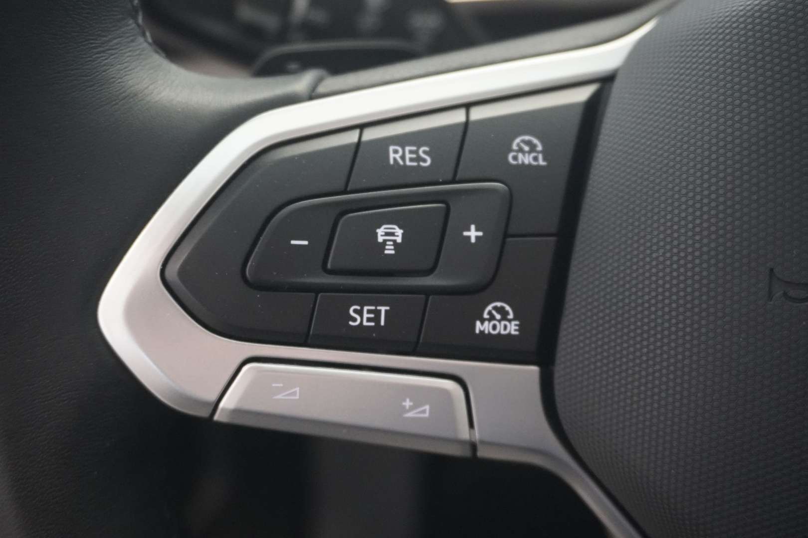 Volkswagen T-CROSS ETSI Life - 2025 - Joinsteer - #12