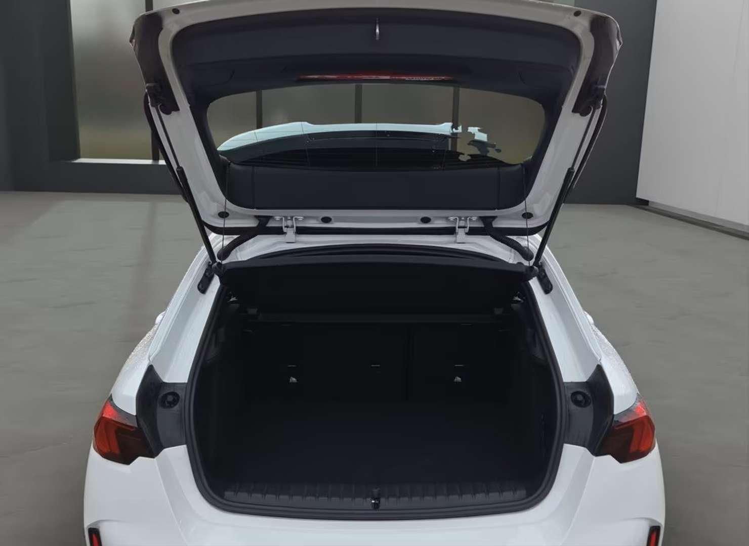 BMW 120i M Sport - 2024 - Joinsteer - #10