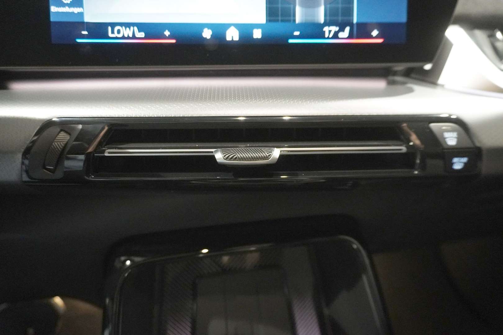 BMW IX1 EDrive20 - 2026 - Joinsteer - #15