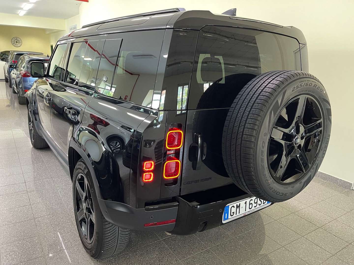 Land Rover Defender 110 D200 SE - 2023 - Joinsteer - #3