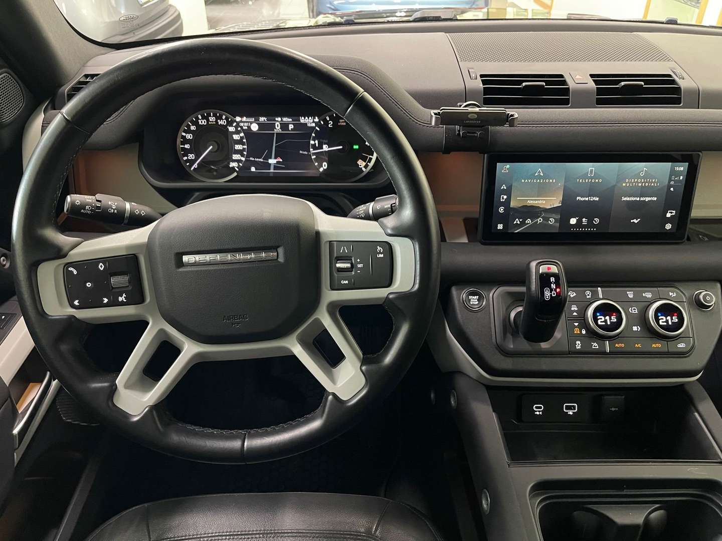 Land Rover Defender 110 D200 SE - 2023 - Joinsteer - #14