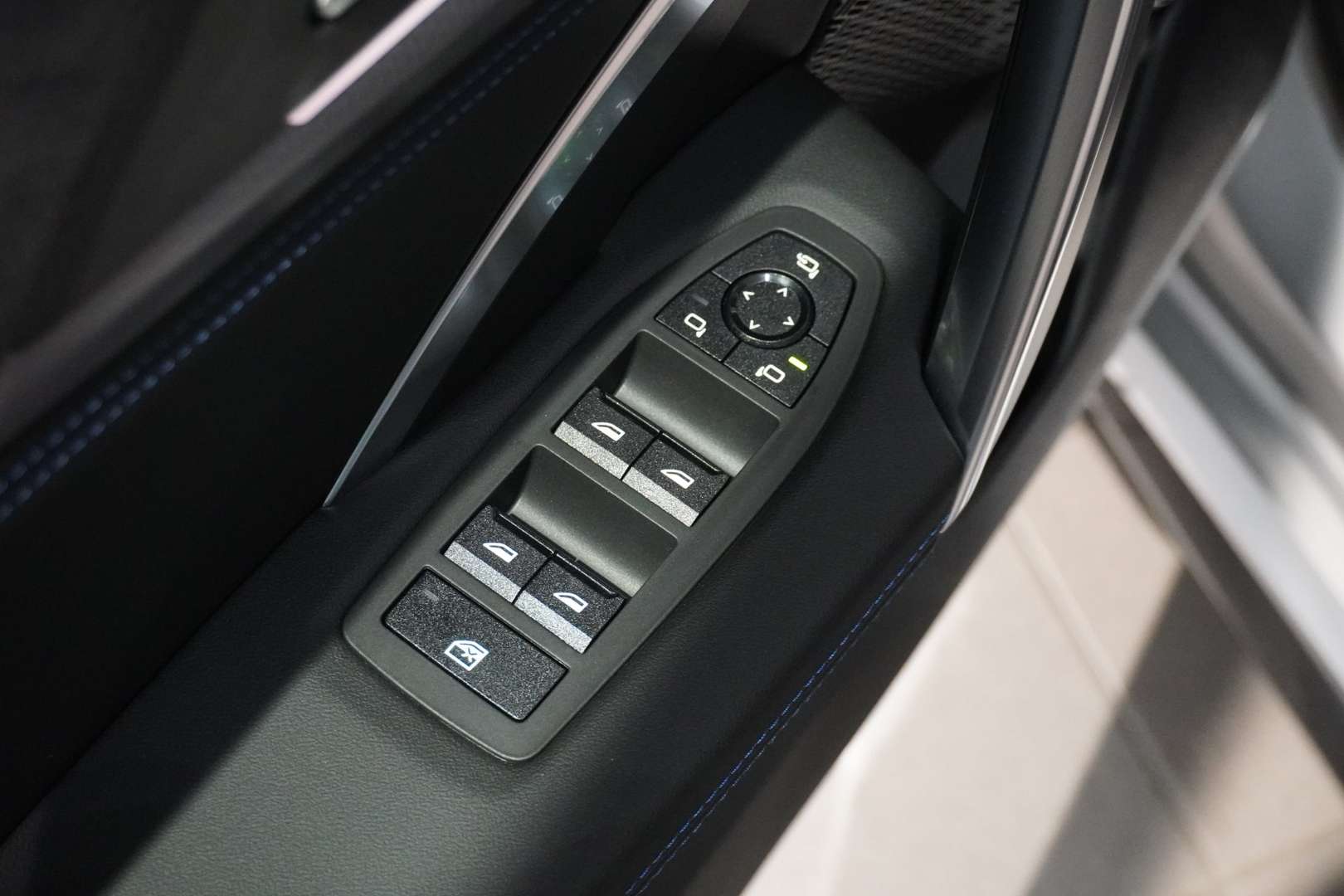 BMW IX1 EDrive20 - 2026 - Joinsteer - #22