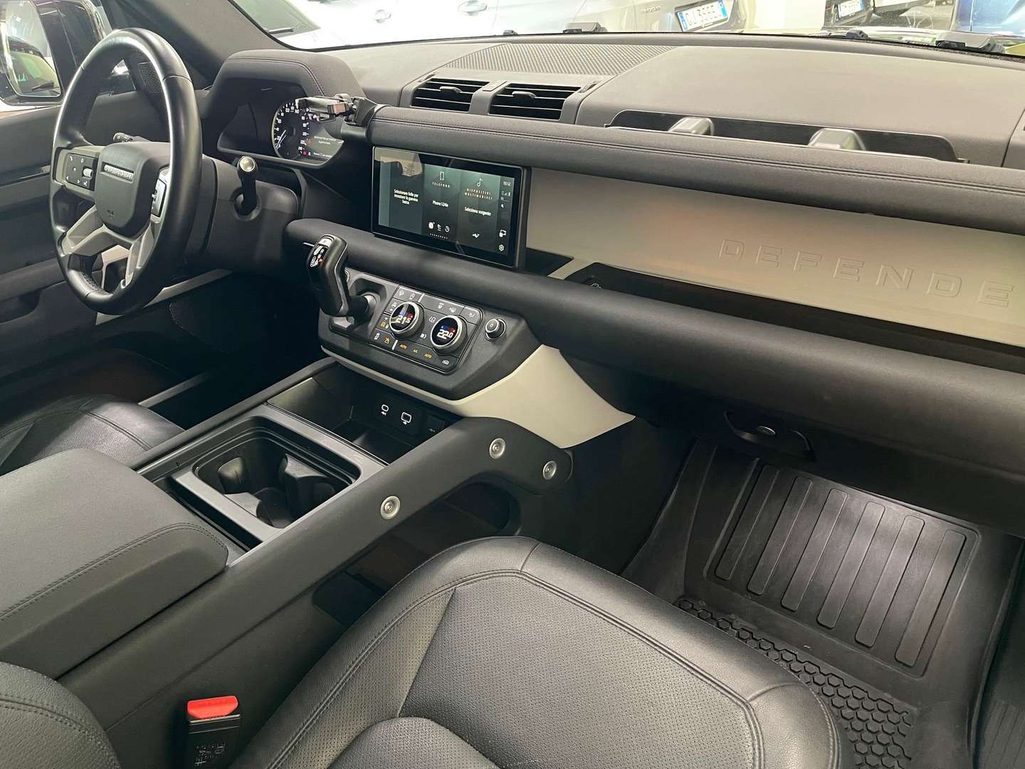 Land Rover Defender 110 D200 SE - 2023 - Joinsteer - #36