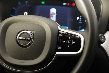 Volvo XC60 B4 R-Design — photo 12