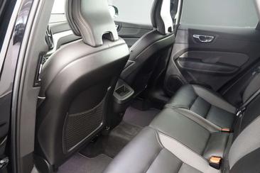 Volvo XC60 B4 R-Design — photo 19