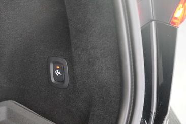 Volvo XC60 B4 R-Design — photo 22