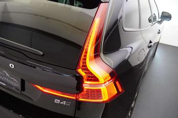 Volvo XC60 B4 R-Design — photo 27