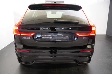 Volvo XC60 B4 R-Design — photo 28