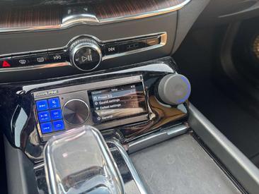 Volvo XC60 T6 Recharge Core — photo 30