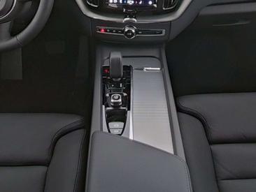Volvo XC60 — photo 9