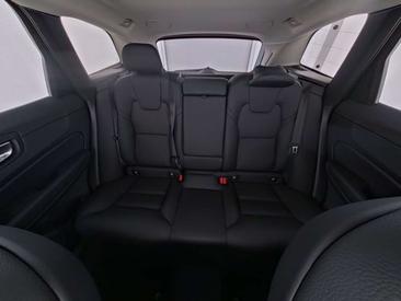 Volvo XC60 — photo 10