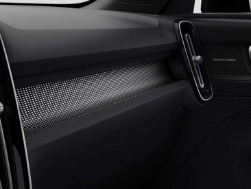 Volvo C40 Recharge — photo 11