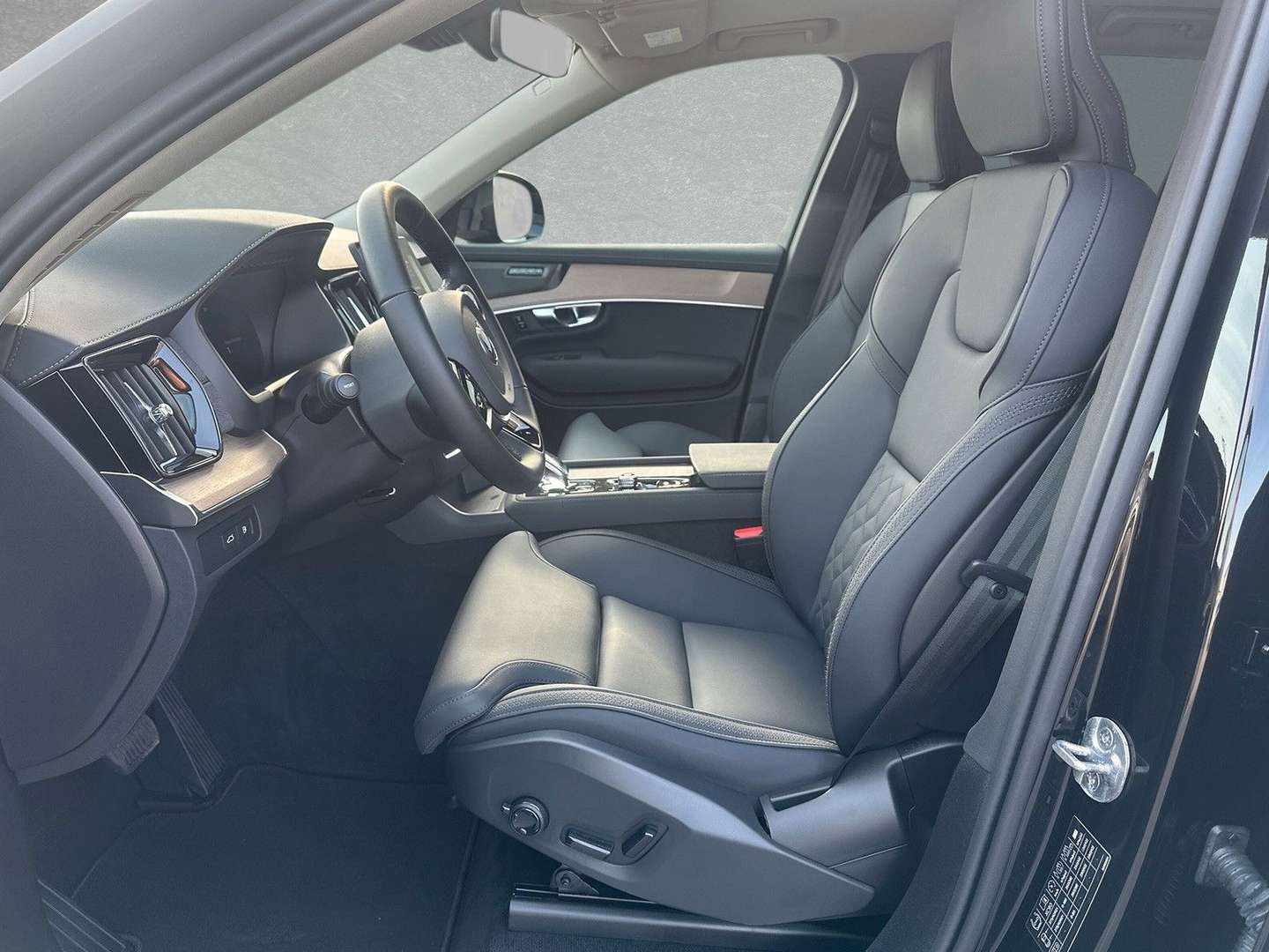 Volvo XC90 T8 Plus - 2025 - Joinsteer - #2