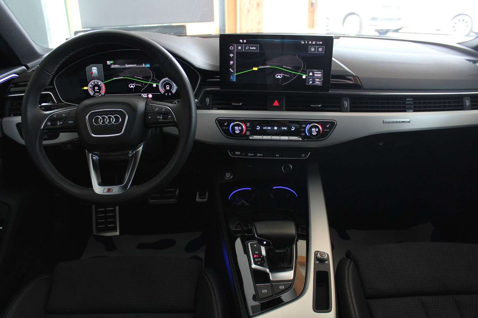 Audi A4 S Line Avant 40 TFSI - 2024 - Joinsteer - #9