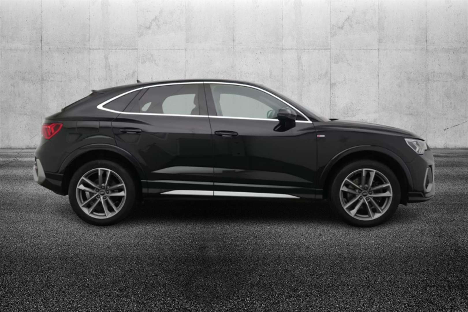 Audi Q3 S Line Edition 45 TFSI E - 2022 - Joinsteer - #3