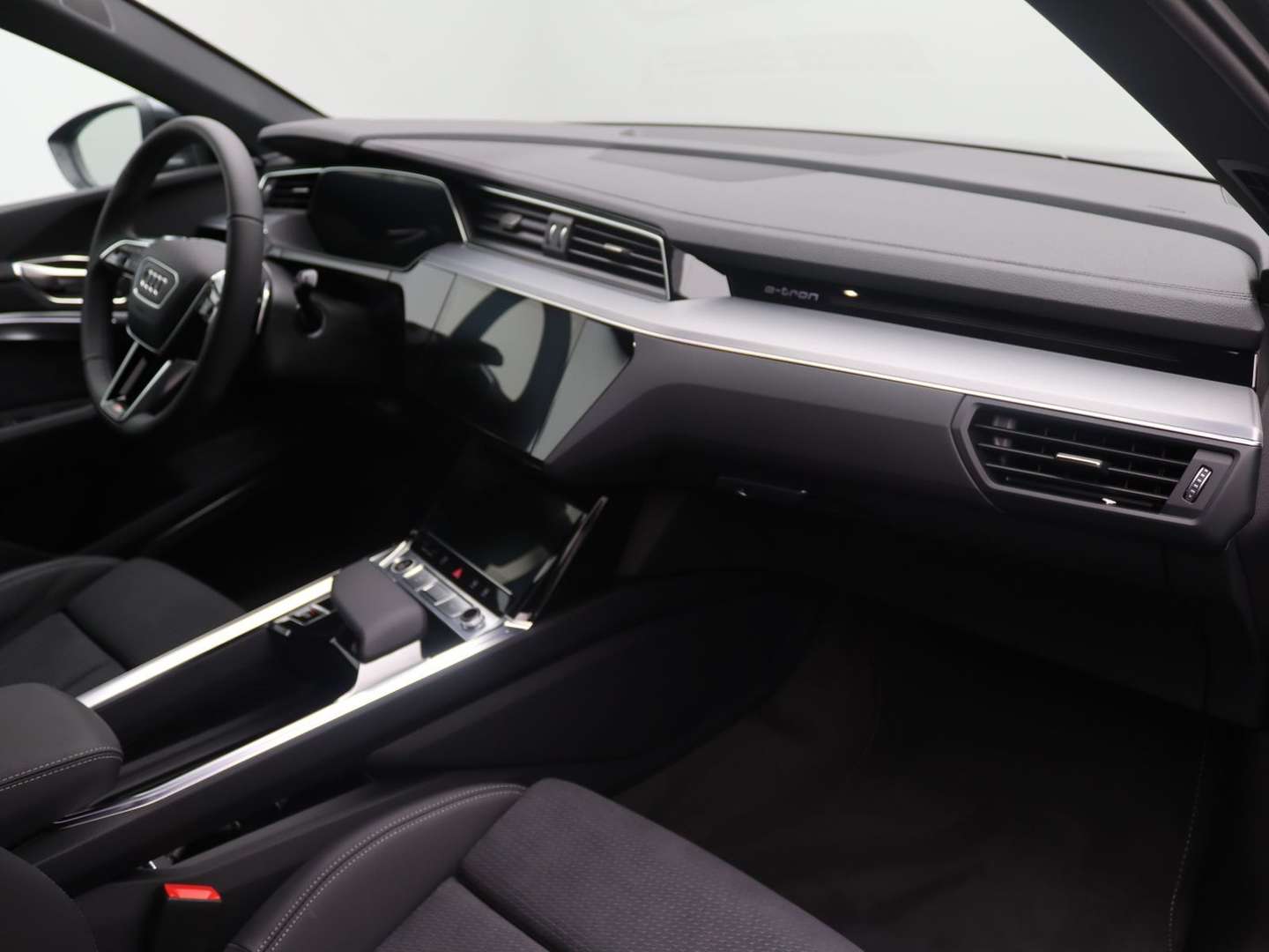 Audi Q8 E-tron S Line 55 - 2024 - Joinsteer - #8