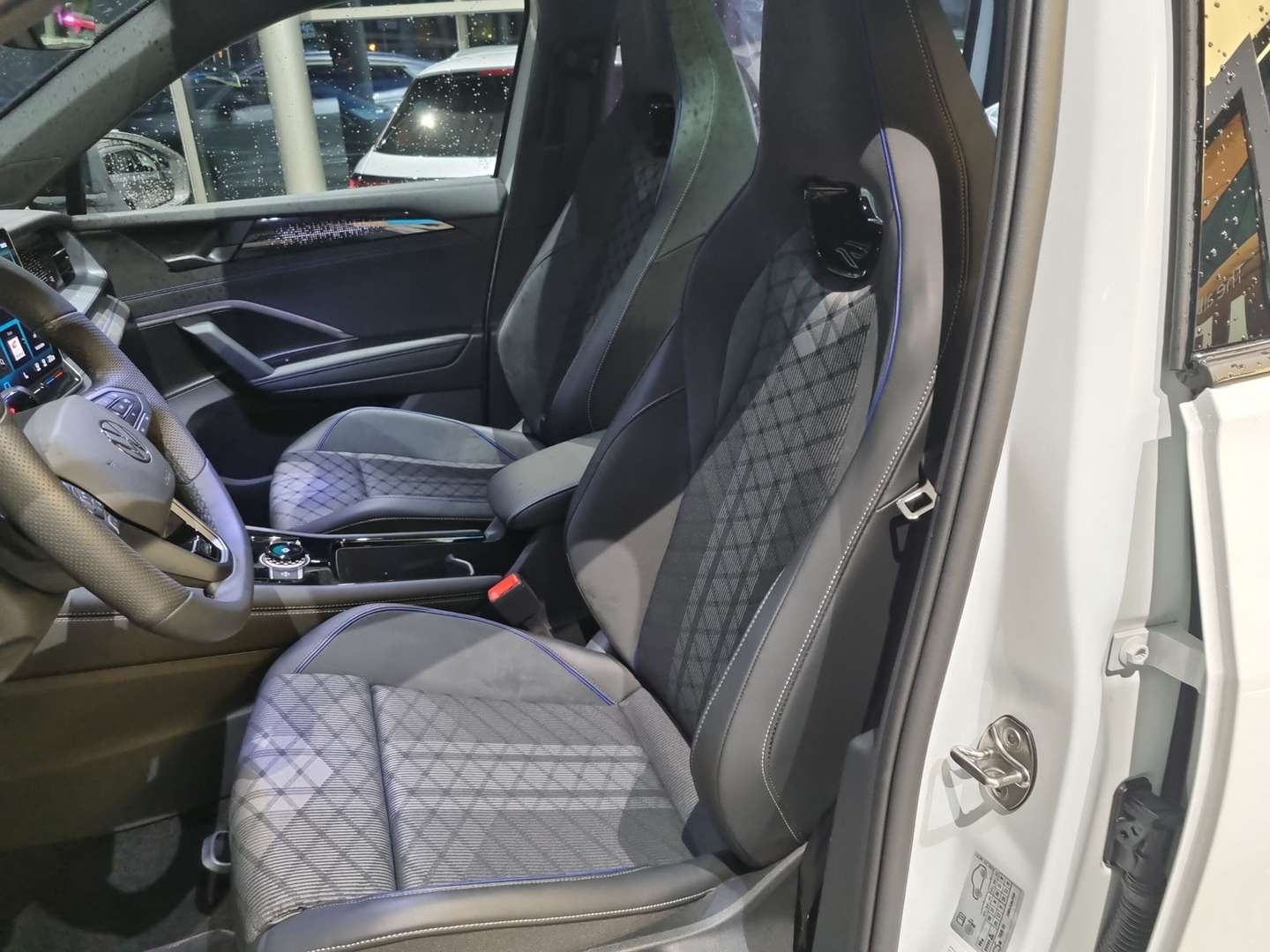 Volkswagen Tayron TDI 4Motion R-Line - 2025 - Joinsteer - #11