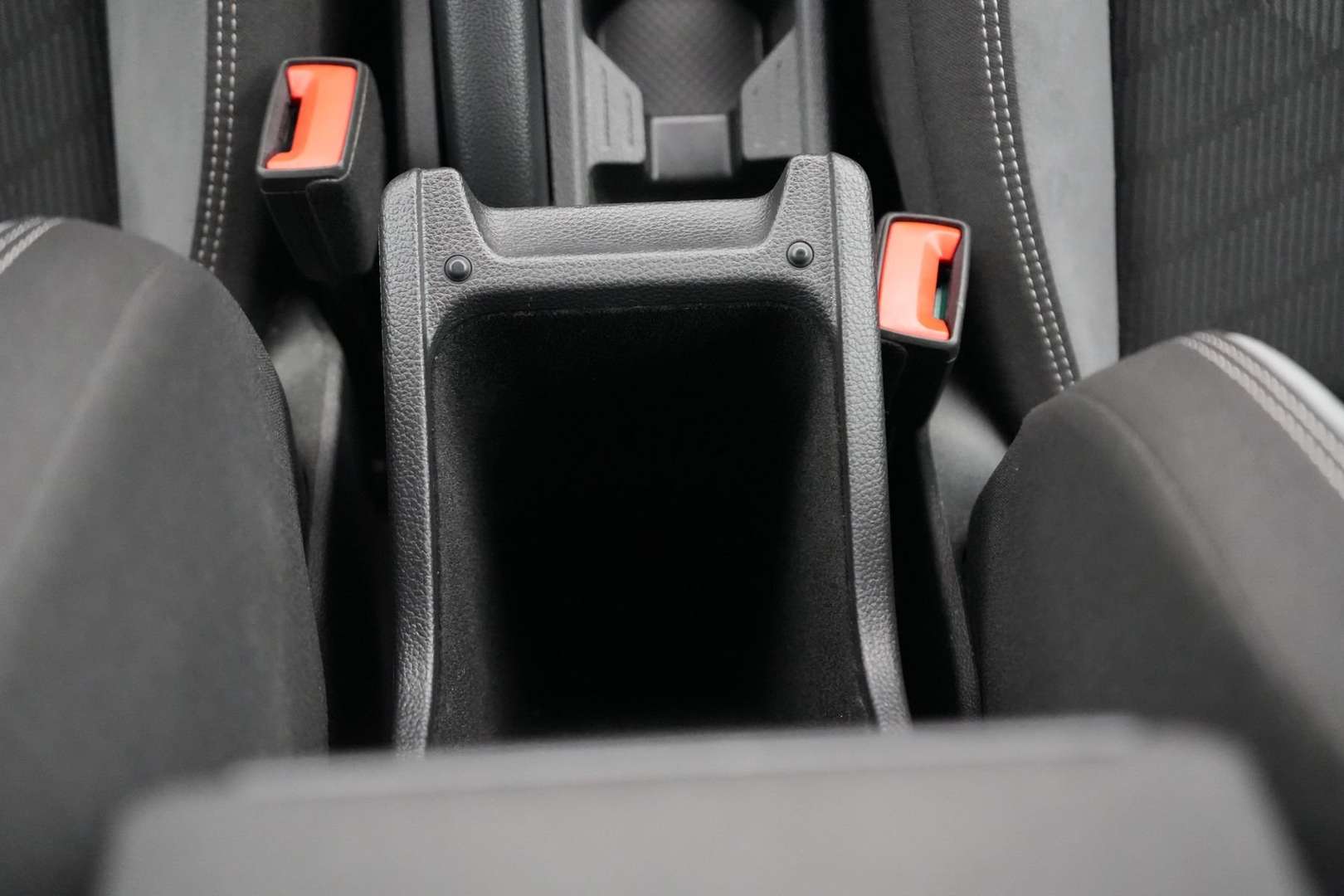 Volkswagen Taigo R-Line - 2025 - Joinsteer - #14