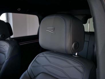 Volkswagen Touareg EHybrid 4Motion R — photo 20