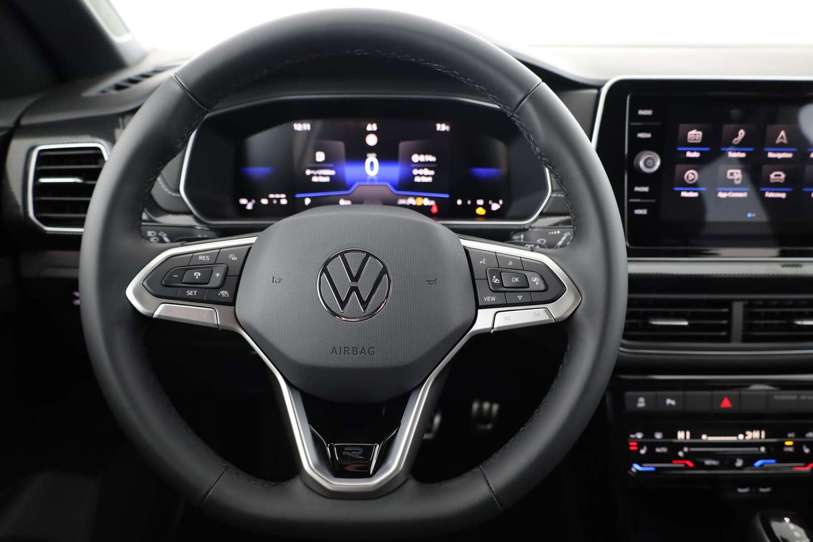 Volkswagen T-CROSS R-Line - 2026 - Joinsteer - #7