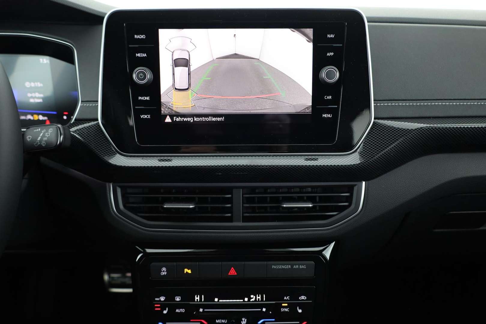 Volkswagen T-CROSS R-Line - 2026 - Joinsteer - #8