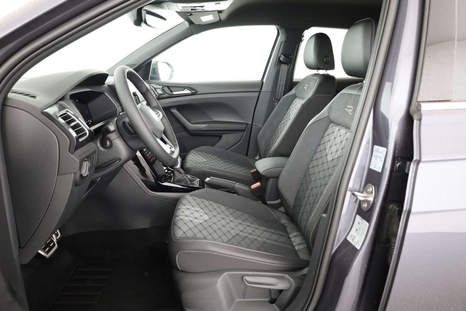 Volkswagen T-CROSS R-Line - 2026 - Joinsteer - #11