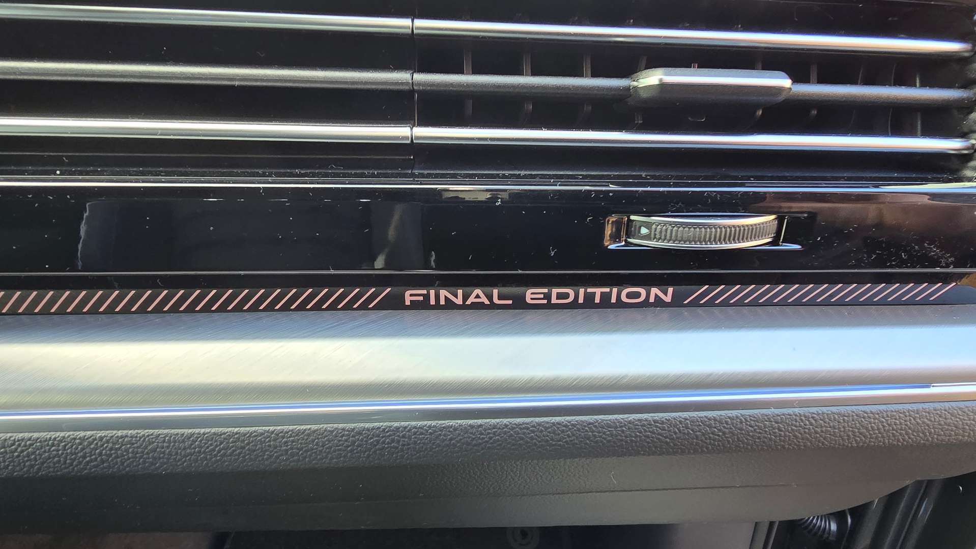 Volkswagen Touareg Final Edition R-Line - 2026 - Joinsteer - #44