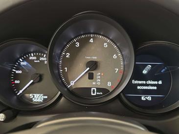Porsche Macan S — photo 10