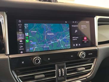 Porsche Macan S — photo 11