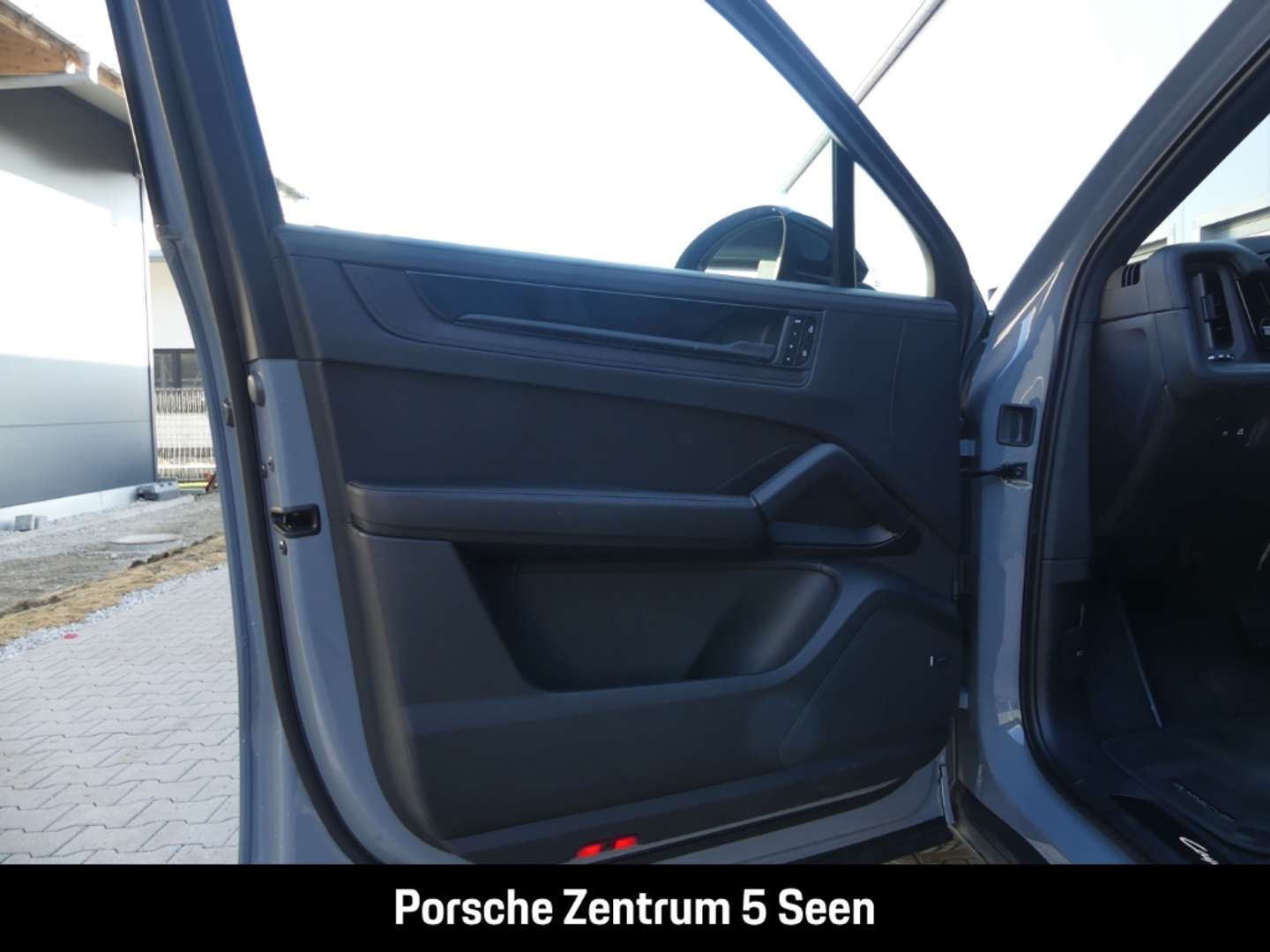 Porsche Cayenne III E-Hybrid Black Edition - 2026 - Joinsteer - #20