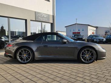 Porsche 991 Carrera 4 — photo 10