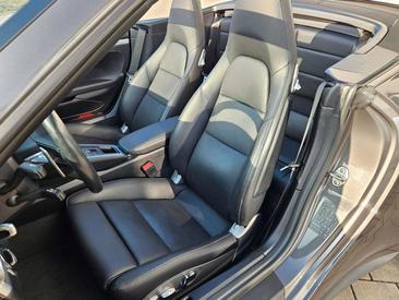 Porsche 991 Carrera 4 — photo 13