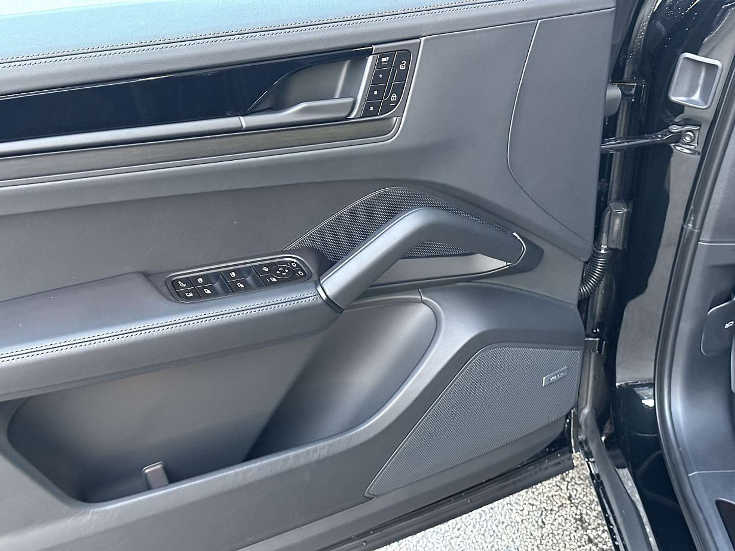 Porsche Cayenne III E-Hybrid Black Edition - 2025 - Joinsteer - #35