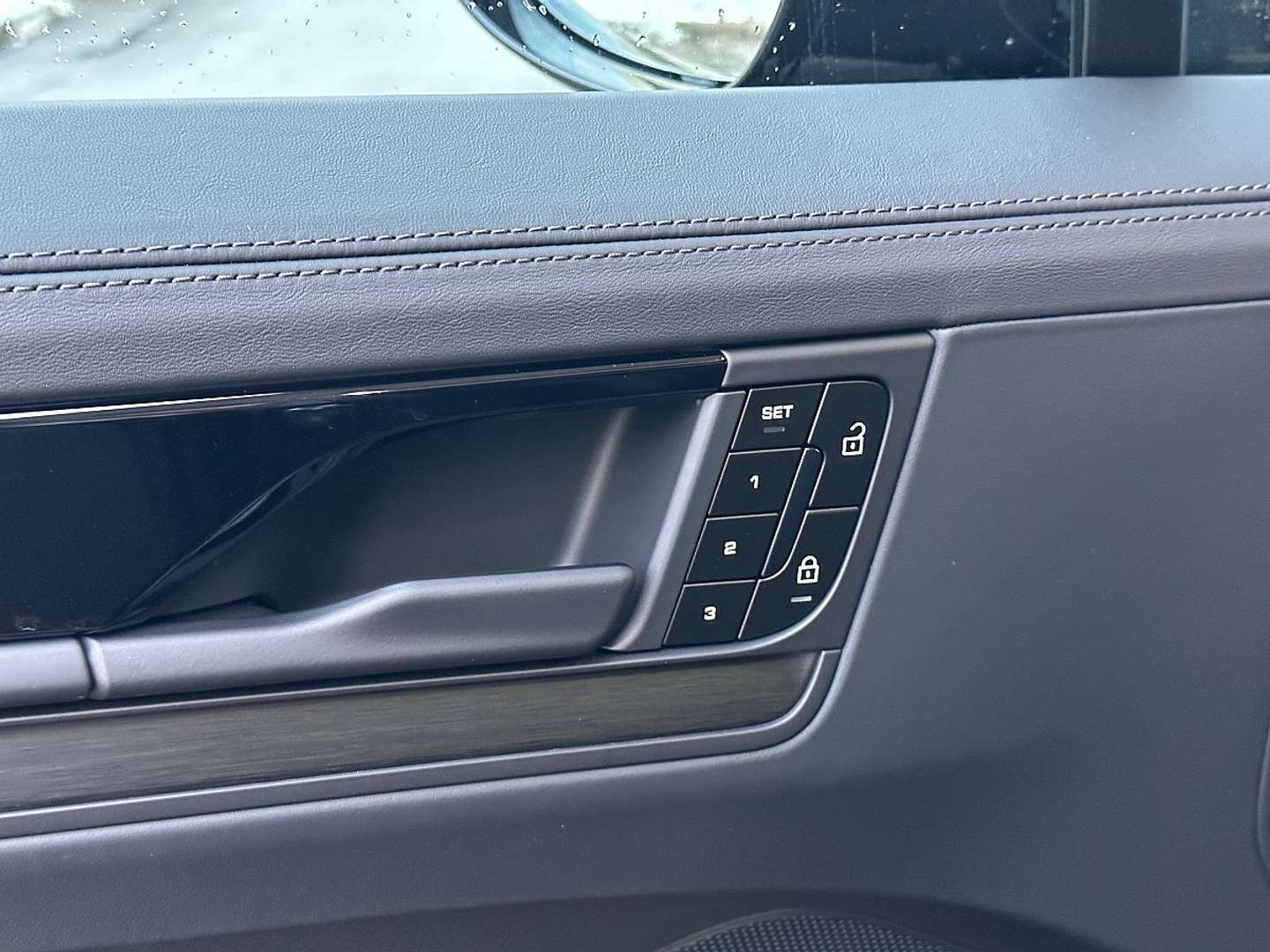 Porsche Cayenne III E-Hybrid Black Edition - 2025 - Joinsteer - #36