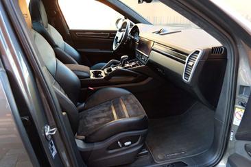 Porsche Cayenne III GTS — photo 11