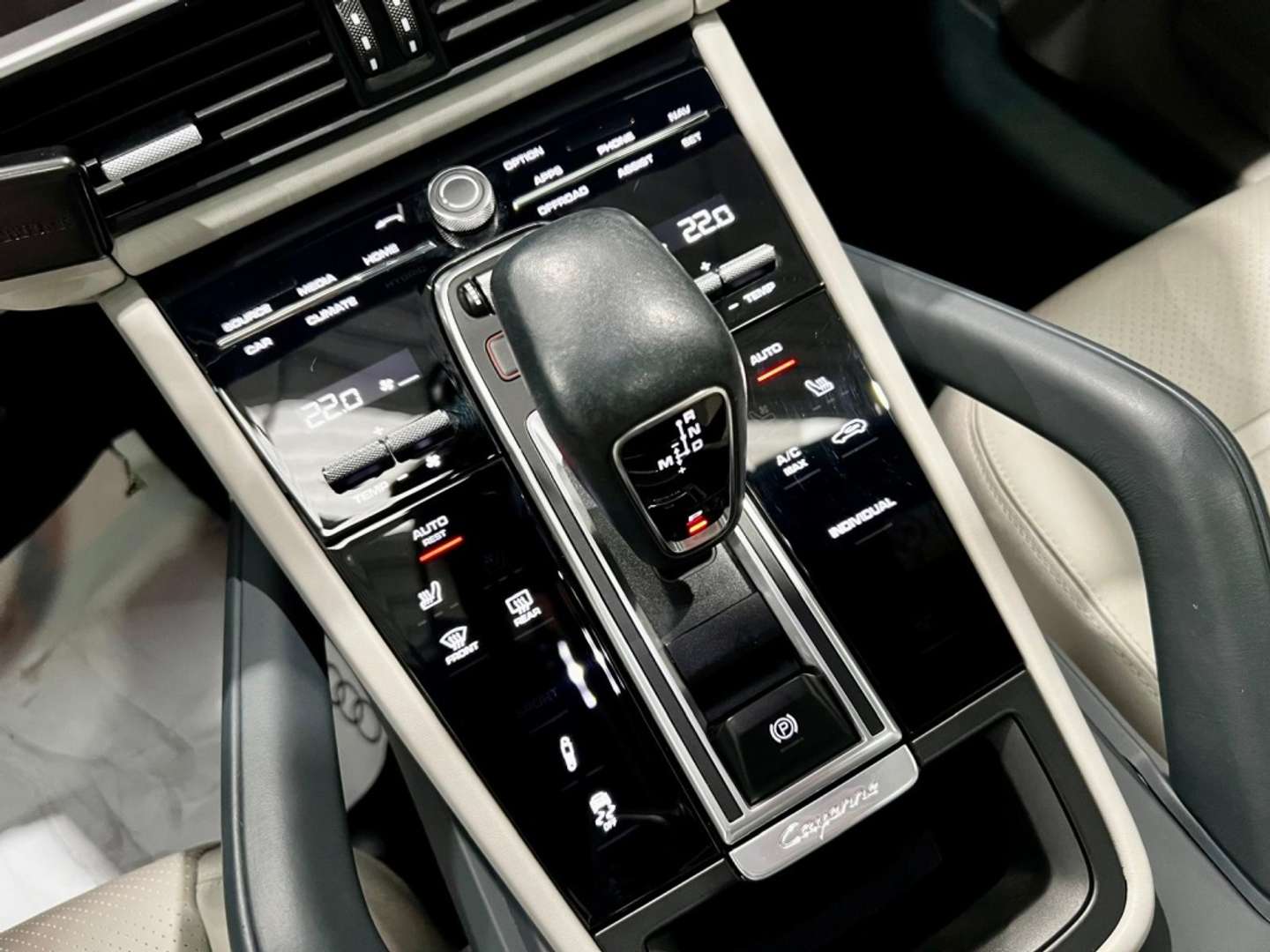 Porsche Cayenne III E-Hybrid Platinum Edition - 2023 - Joinsteer - #35