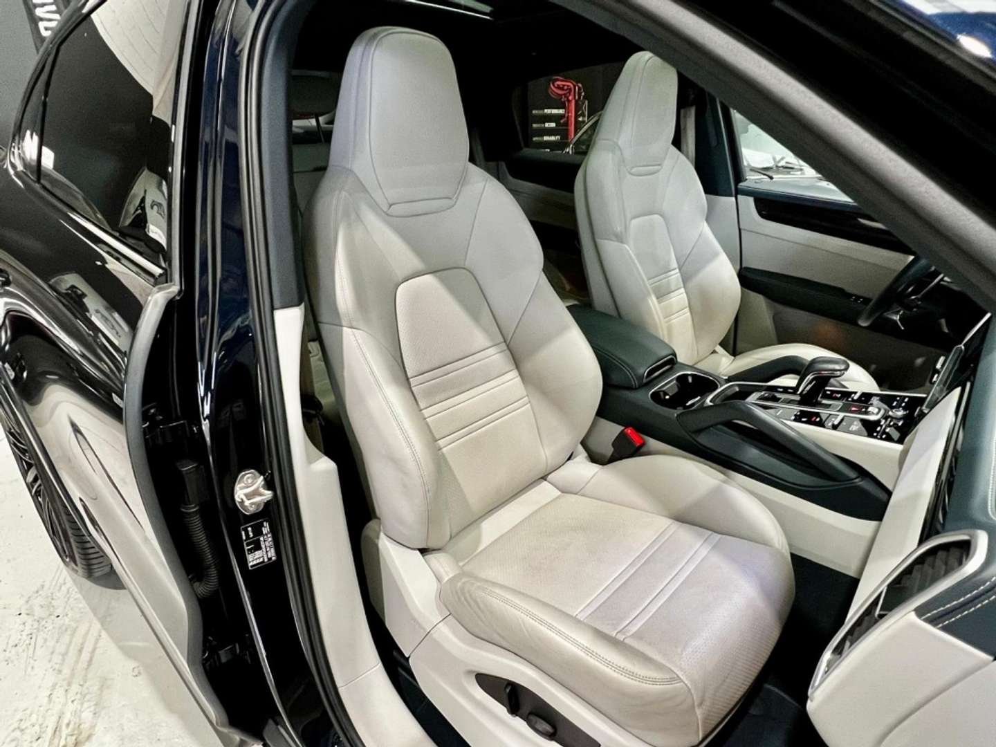 Porsche Cayenne III E-Hybrid Platinum Edition - 2023 - Joinsteer - #41