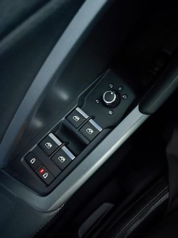 Audi Q3 TFSI E S Line 45 TFSI E 245 ch S Tronic - 2021 - Joinsteer - #12