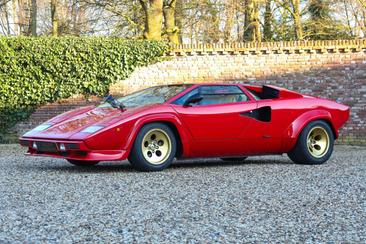 Lamborghini Countach — photo 8