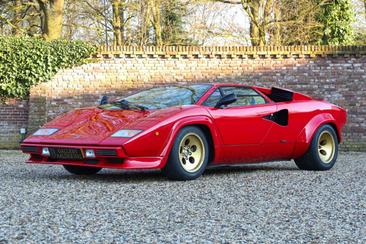 Lamborghini Countach — photo 14