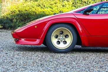 Lamborghini Countach — photo 34