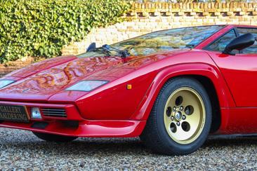 Lamborghini Countach — photo 36