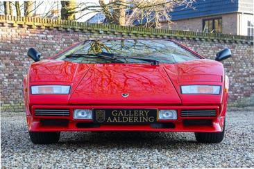Lamborghini Countach — photo 39