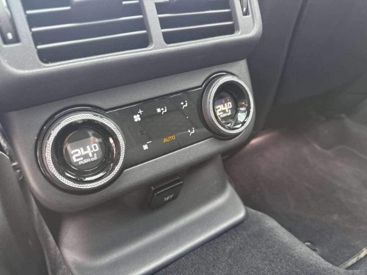 Land Rover Range Rover Velar P550 SV Autobiography Dynamic Edition 22''LM HUD M - 2020 - Joinsteer - #19