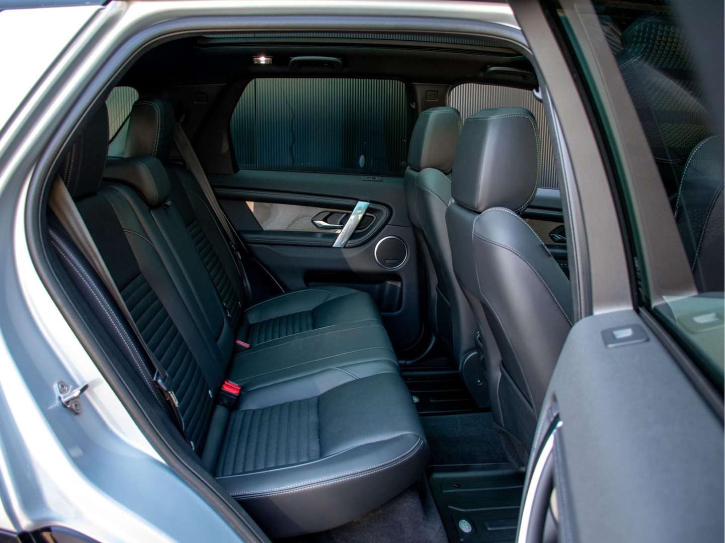 Land Rover Discovery Sport R-Dynamic SE P300e 1.5 - 2024 - Joinsteer - #9