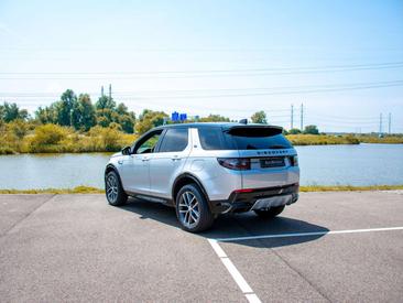 Land Rover Discovery Sport R-Dynamic SE P300e 1.5 — photo 11