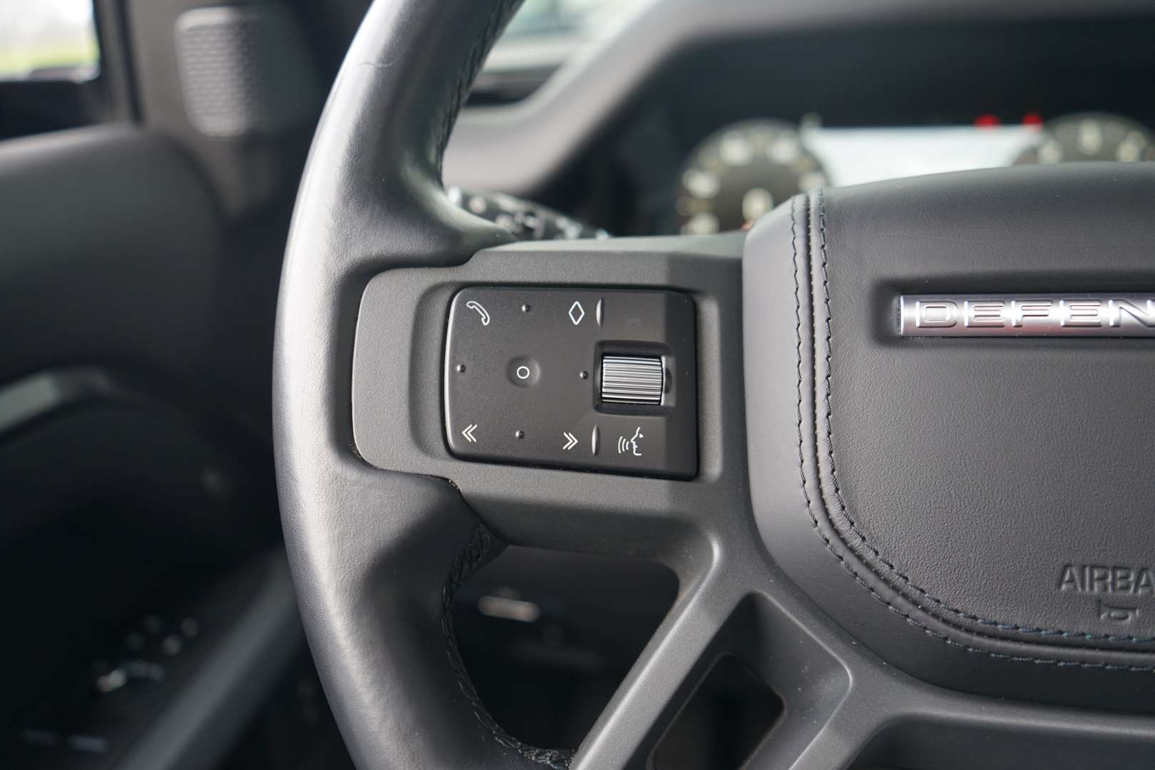 Land Rover Defender 110 X-Dynamic HSE 2.0 P400e - 2022 - Joinsteer - #18